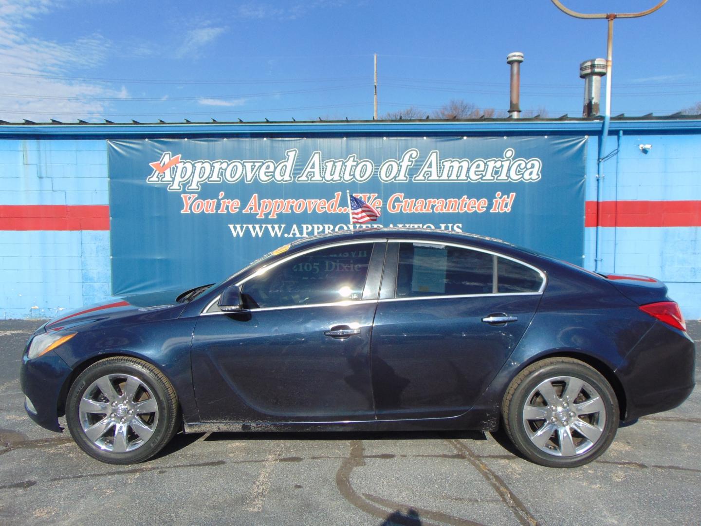 2003 White Toyota Avalon (4T1BF28B43U) , located at 2105 Dixie Hwy, Louisville, KY, 40210, (502) 772-3333, 38.220932, -85.795441 - Photo#0